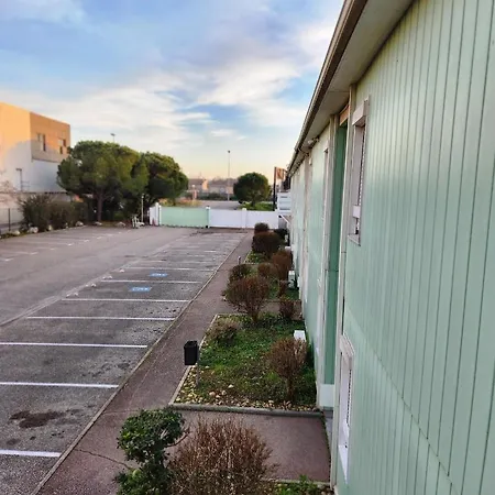 Fasthotel Avignon Nord 2*