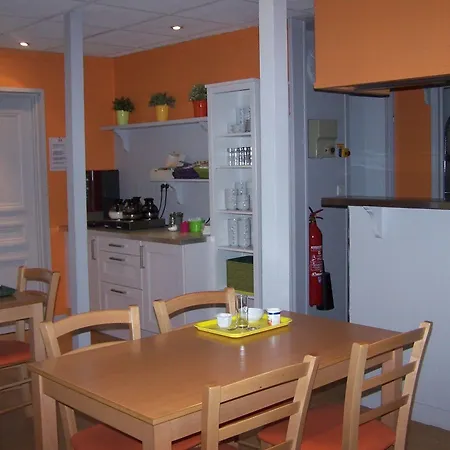 Fasthotel Avignon Nord 2*